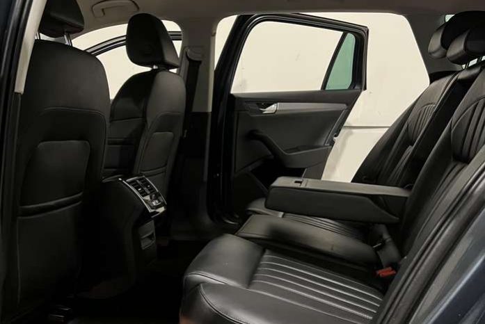 Skoda Superb 2.0 TDI Automatas full