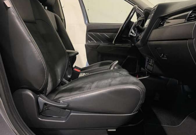 Mitsubishi Outlander 2.0 PHEV 4WD Automatas full