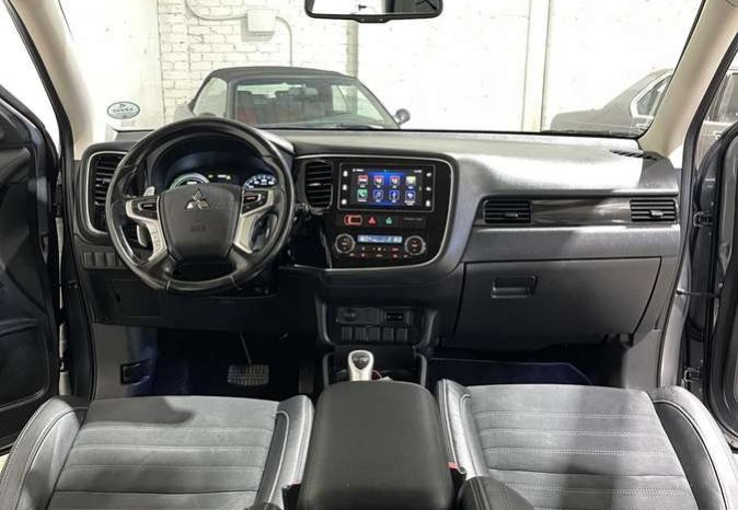 Mitsubishi Outlander 2.0 PHEV 4WD Automatas full