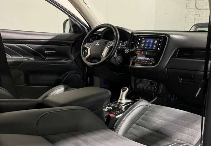 Mitsubishi Outlander 2.0 PHEV 4WD Automatas full