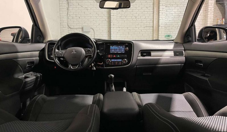 Mitsubishi Outlander full
