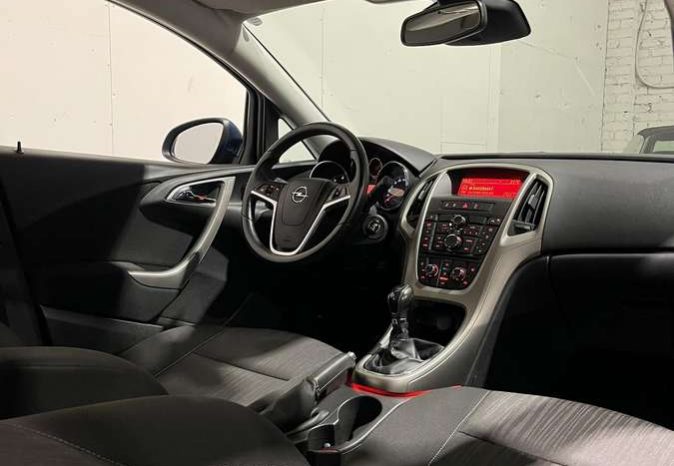 Opel Astra 1.7 CDTi full