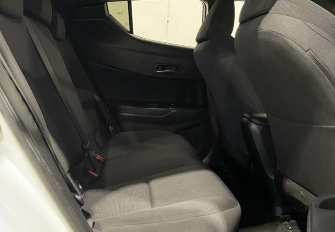Toyota C-HR 1.8 Hybrid Automatas full