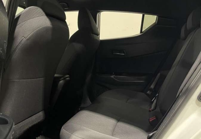 Toyota C-HR 1.8 Hybrid Automatas full