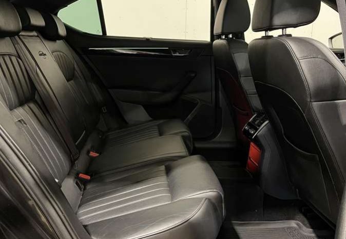 Skoda Superb 2.0 TDI Laurin & Klement Automatas full