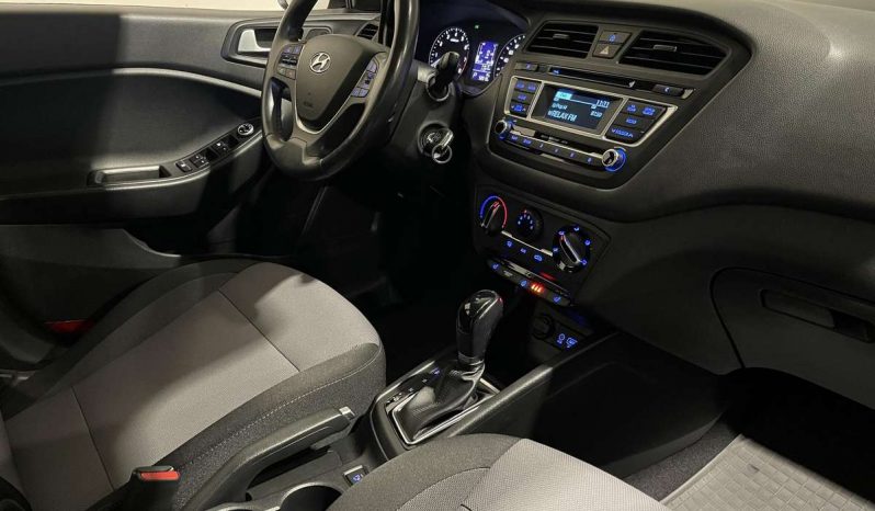 Hyundai i20 Active Automatas full