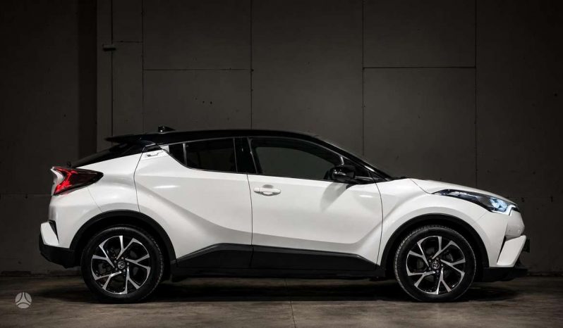 Toyota C-HR 1.8 Hybrid Automatas full