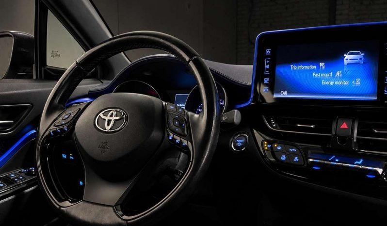 Toyota C-HR 1.8 Hybrid Automatas full