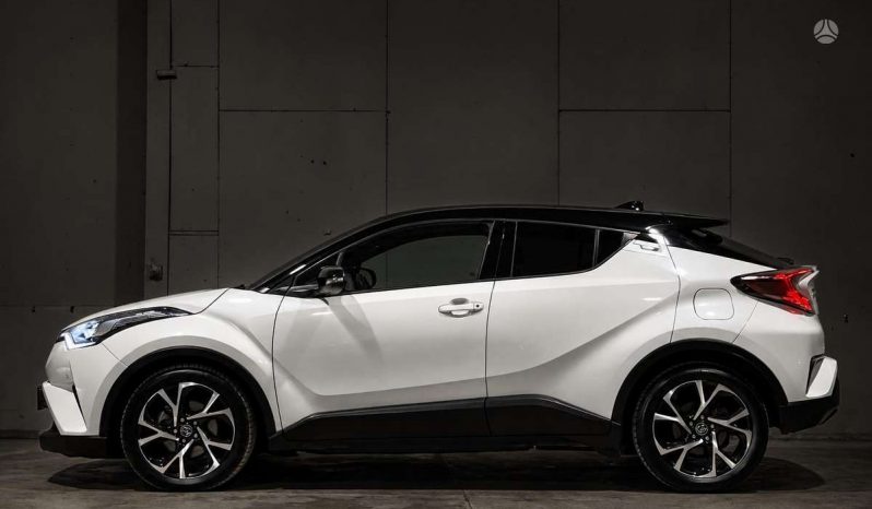 Toyota C-HR 1.8 Hybrid Automatas full