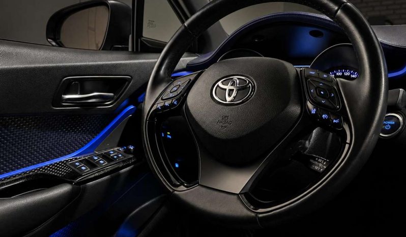 Toyota C-HR 1.8 Hybrid full