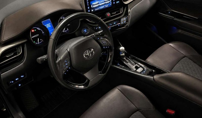 Toyota C-HR 1.8 Hybrid Automatas full