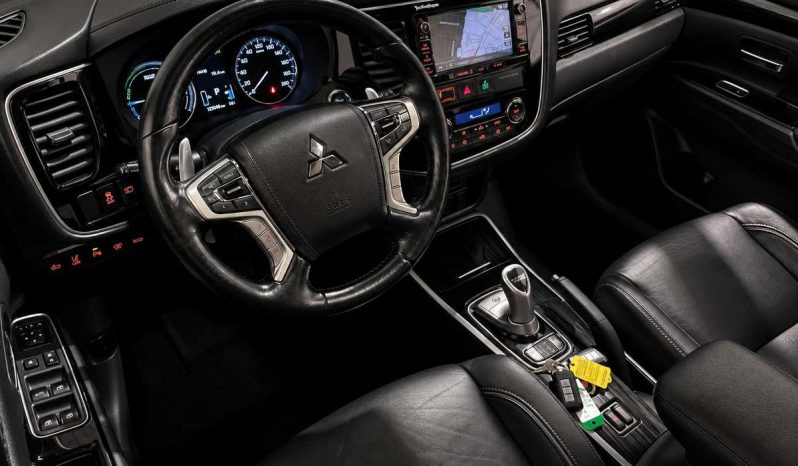 Mitsubishi Outlander 2.0 PHEV Instyle+ 4WD Automatas full