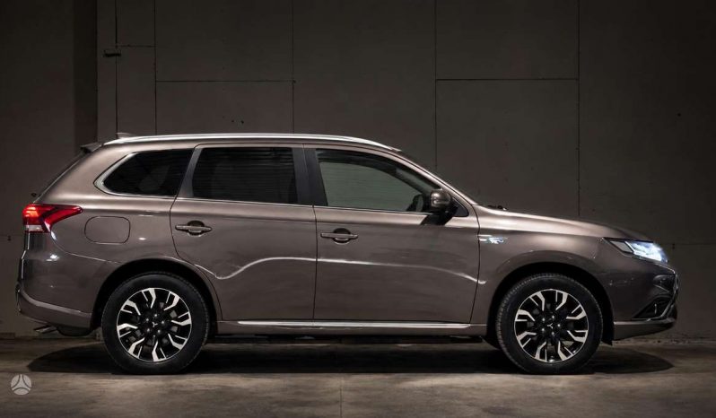 Mitsubishi Outlander 2.0 PHEV Instyle+ 4WD Automatas full