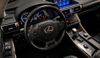 Lexus IS 300h Automatas full