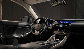 Lexus IS 300h Automatas full
