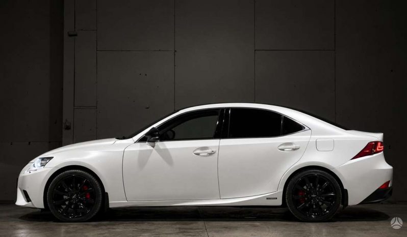 Lexus IS 300h Automatas full