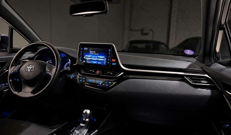 Toyota C-HR 1.8 Hybrid Automatas full