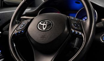 Toyota C-HR 1.8 Hybrid Automatas full